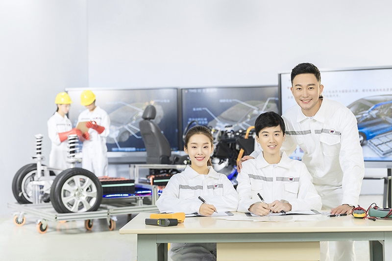 中考300多分能上什么學(xué)校？萬通汽車學(xué)校助你成就職業(yè)夢想