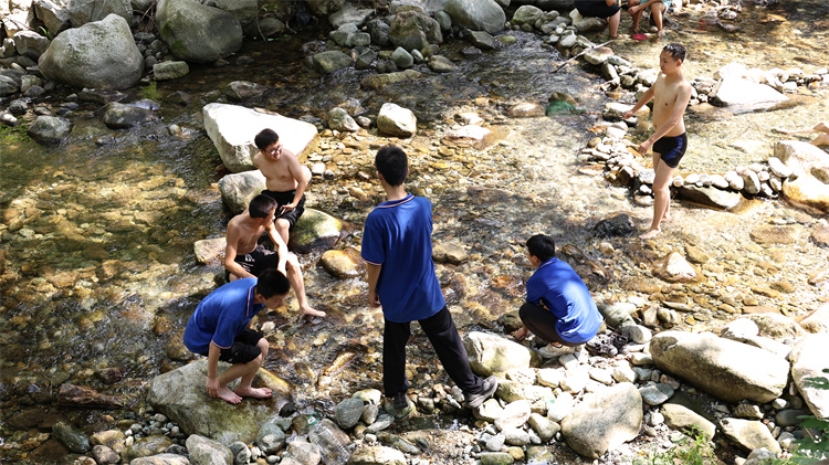第二期開營！西安萬通夏令營再燃盛夏，解鎖你的熱血青春！