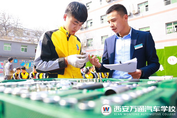 西安萬通汽車學(xué)校技能大賽選拔現(xiàn)場