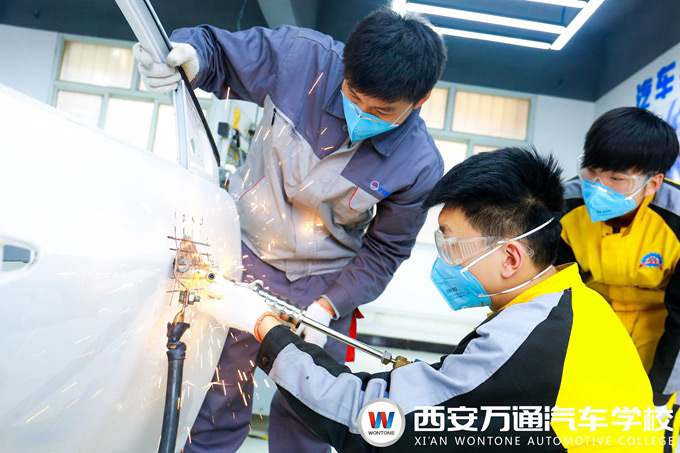 面對人工智能,學汽修技術實現更好發展 面對人工智能,學汽修技術實現更好發展