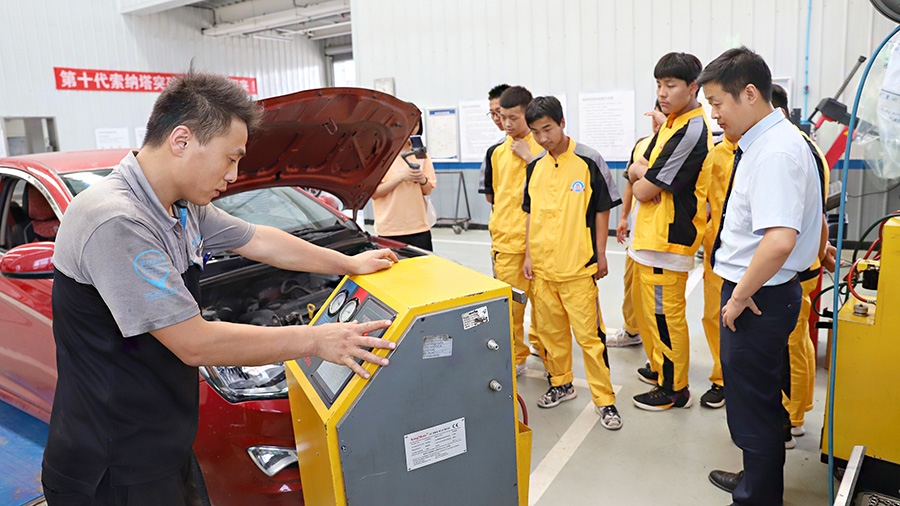 萬通學子比亞迪、現代汽車公司學習參觀2