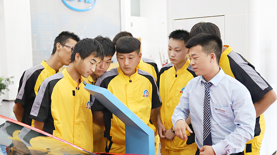 萬通學子比亞迪、現代汽車公司學習參觀4