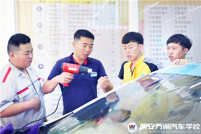 在西安萬通學美容創業必行！