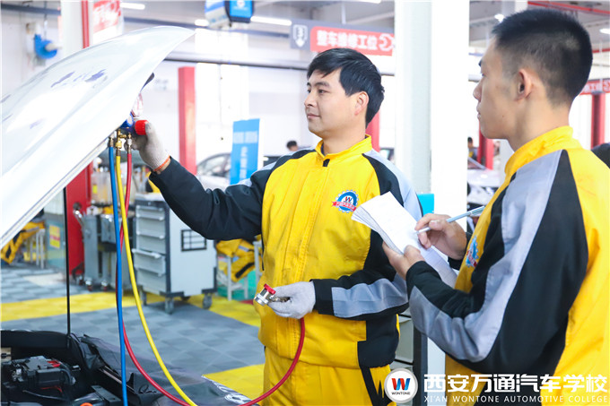 在西安萬(wàn)通學(xué)汽修技術(shù)告別低薪！