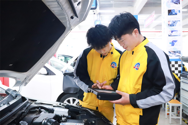 不想上學？輟學打工？同學，看完這篇文章再決定！