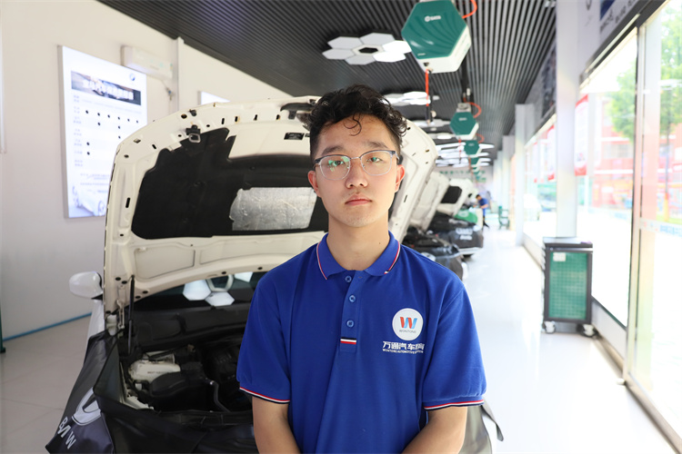 未來一定會的感謝現(xiàn)在努力的自己——?dú)g迎新同學(xué)張九勝