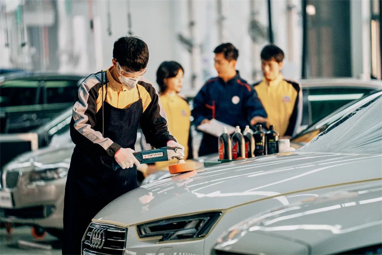 告別體力活，拒絕死工資！學習汽車美容創業自己當老板!