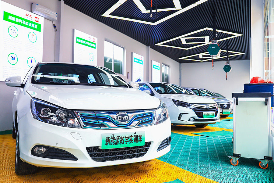 電動汽車維修技術要點及與傳統燃油車的差異，未來就業方向有哪些？