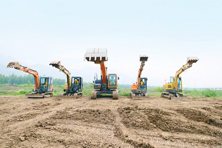 西安挖掘機培訓學校，挖機培訓需要學多久學費多少？